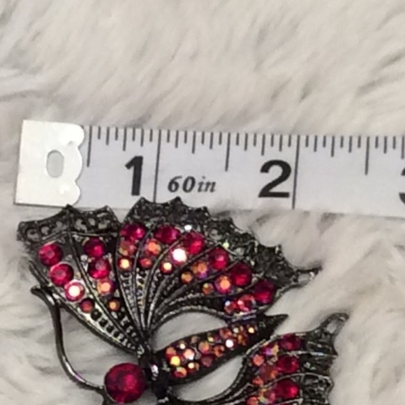 Red CRYSTAL RHINESTONE Butterfly Brooch - Picture 6 of 10